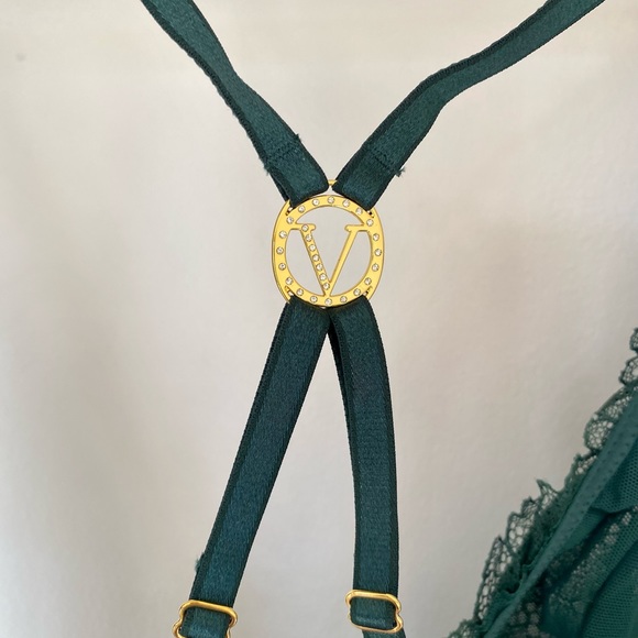 NWT Victoria’s Secret Green Lace Plunge Bodysuit - Picture 6 of 8